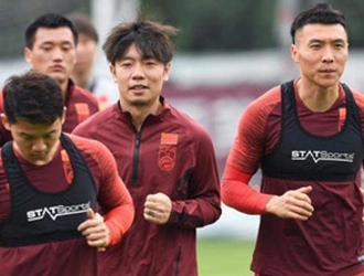 中國男足抵達沙特首訓